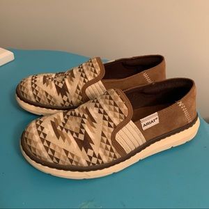 Ariat women’s Ryder 7 slip on shoe sneaker like new